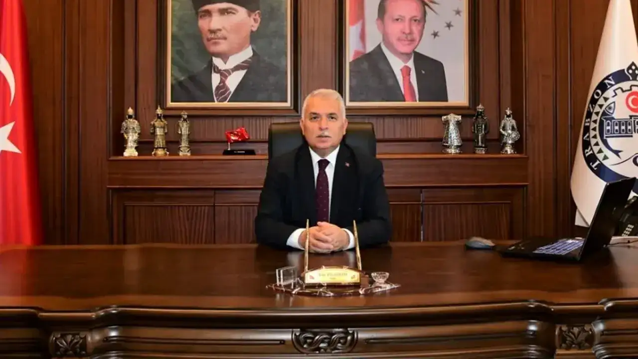 trabzon-valisi-aziz-yildirimdan-10-ocakta-gazetecilere-anlamli-mesaj
