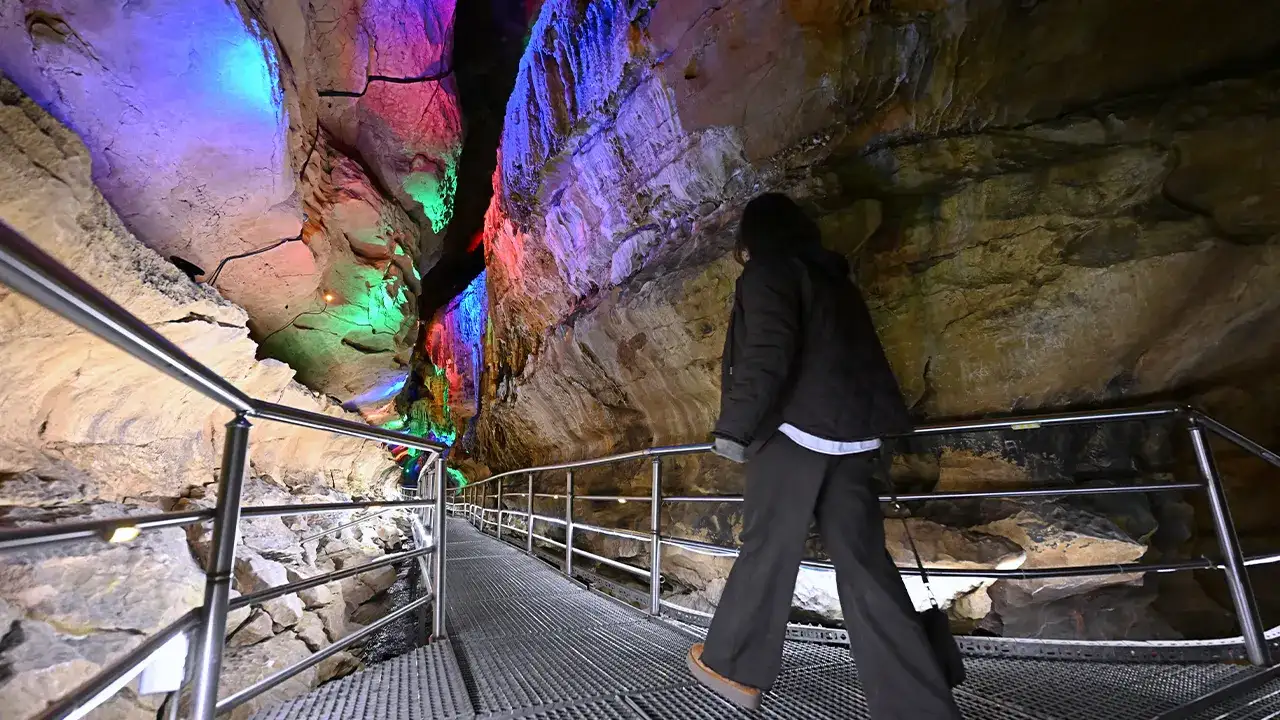 yer-altinin-cazibe-merkezi-cal-magarasinda-yogunluk