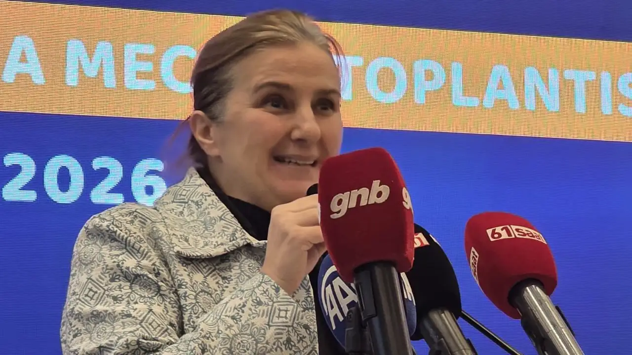 ak-parti-kadin-kollari-il-danisma-meclisi-trabzonda-gerceklestirildi