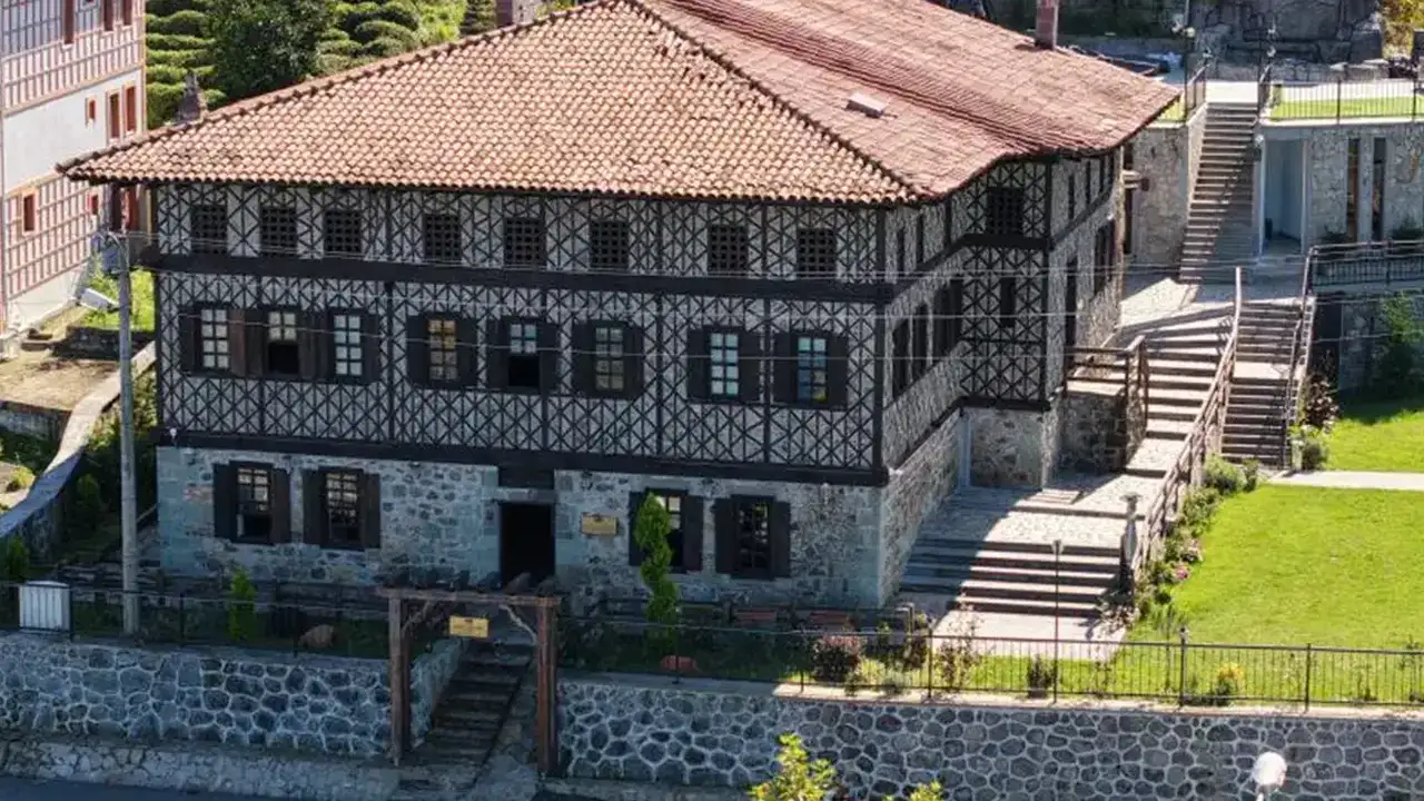 trabzonspordan-bastimar-aile-muzesine-ziyaret