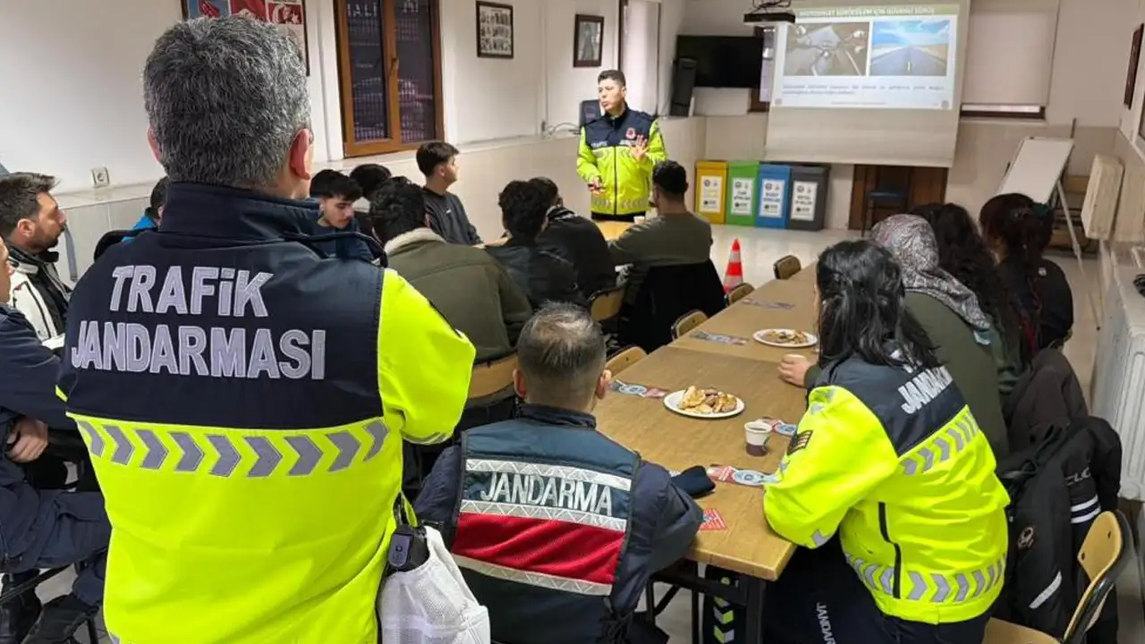 artvinde-guvenli-motosiklet-surusu-icin-egitim-duzenlendi