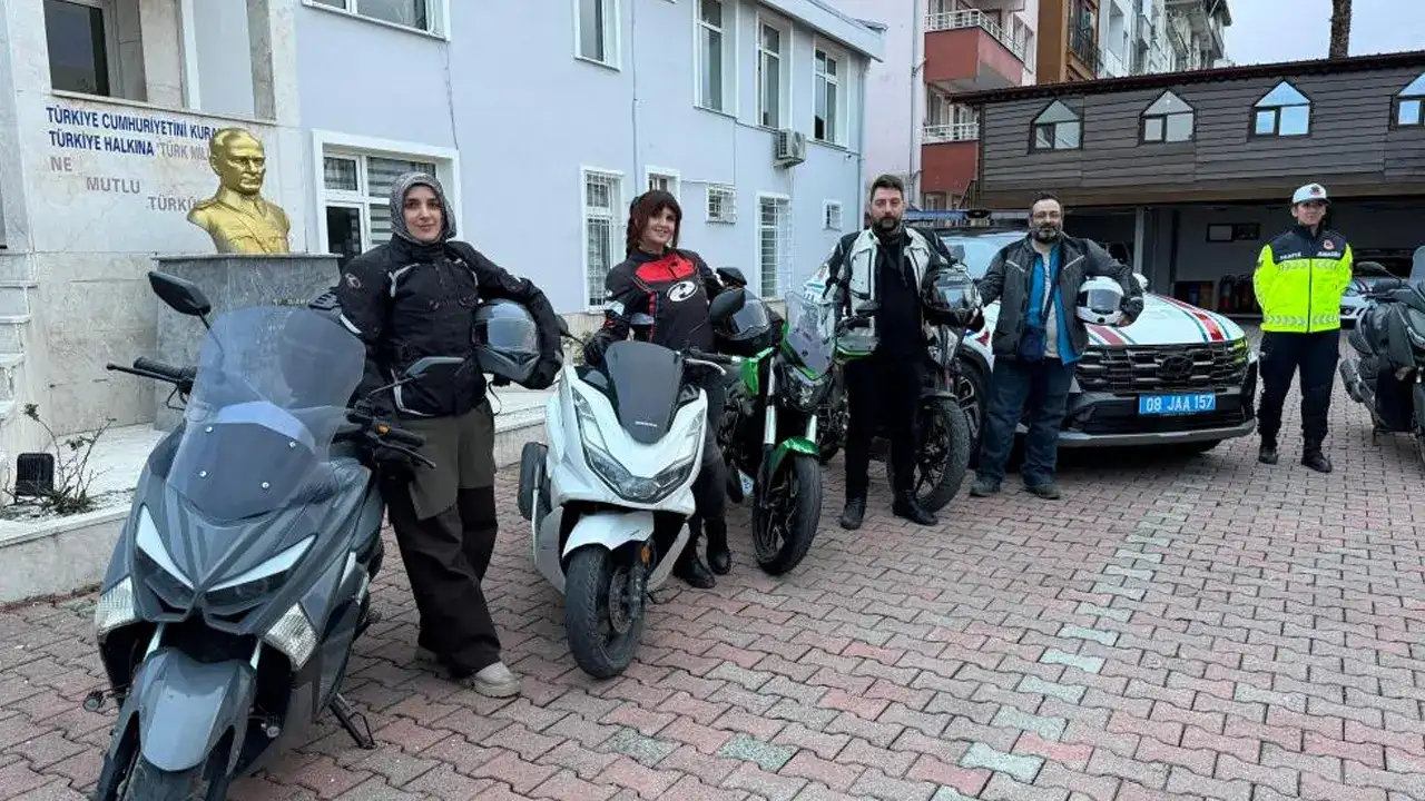 artvinde-motosiklet-suruculerine-jandarmadan-guvenli-surus-egitimi