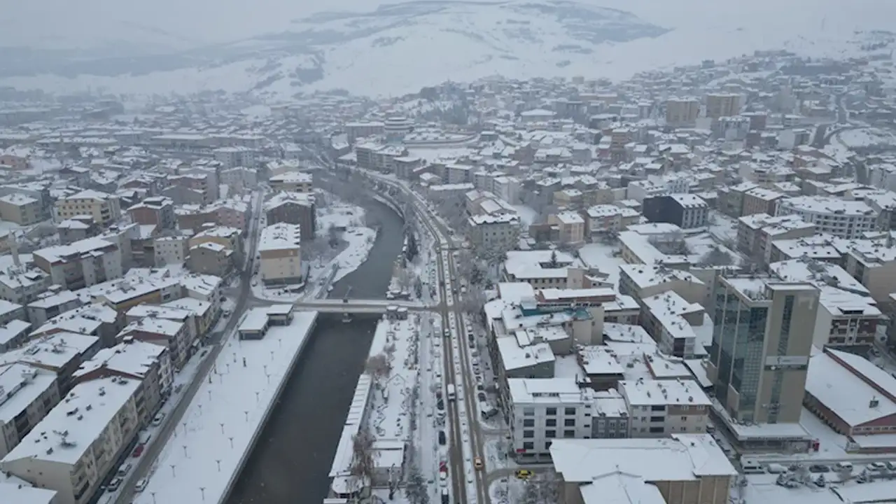 bayburt-ve-erzincan-icin-kuvvetli-kar-firtina-ve-cig-uyarisi