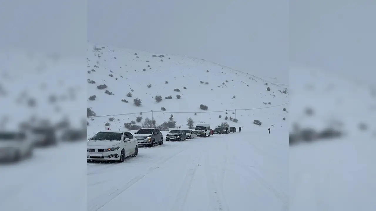 gumushane-erzincan-yolu-kontrollu-olarak-acildi