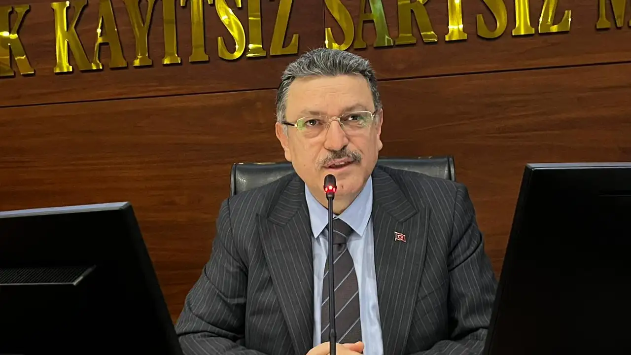 trabzon-buyuksehir-meclisinde-hafriyat-tartismasi-besikduzu-ve-salpazari-karsi-karsiya