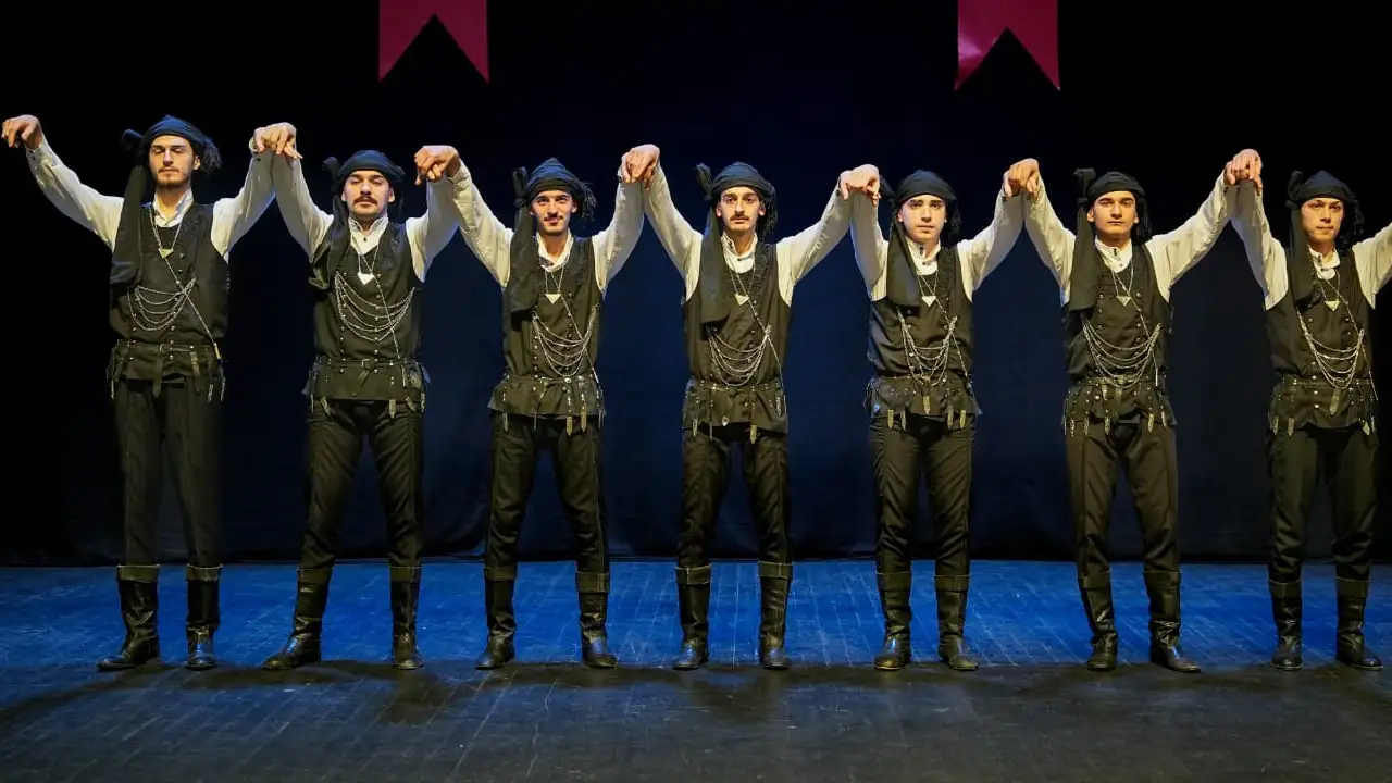 trabzon-gurcu-kultur-dernegi-gorkemli-torenle-kapilarini-acti