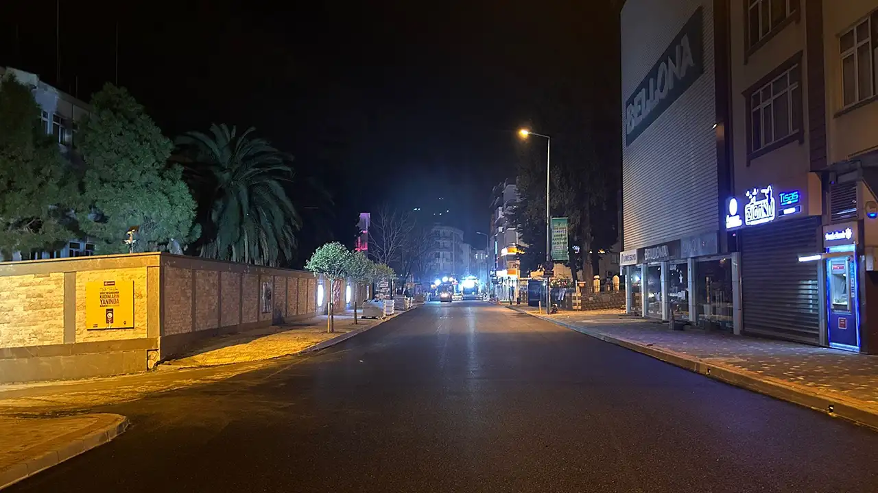 trabzonda-yollar-bastan-asagi-yenileniyor-18-ilcede-es-zamanli-calisma