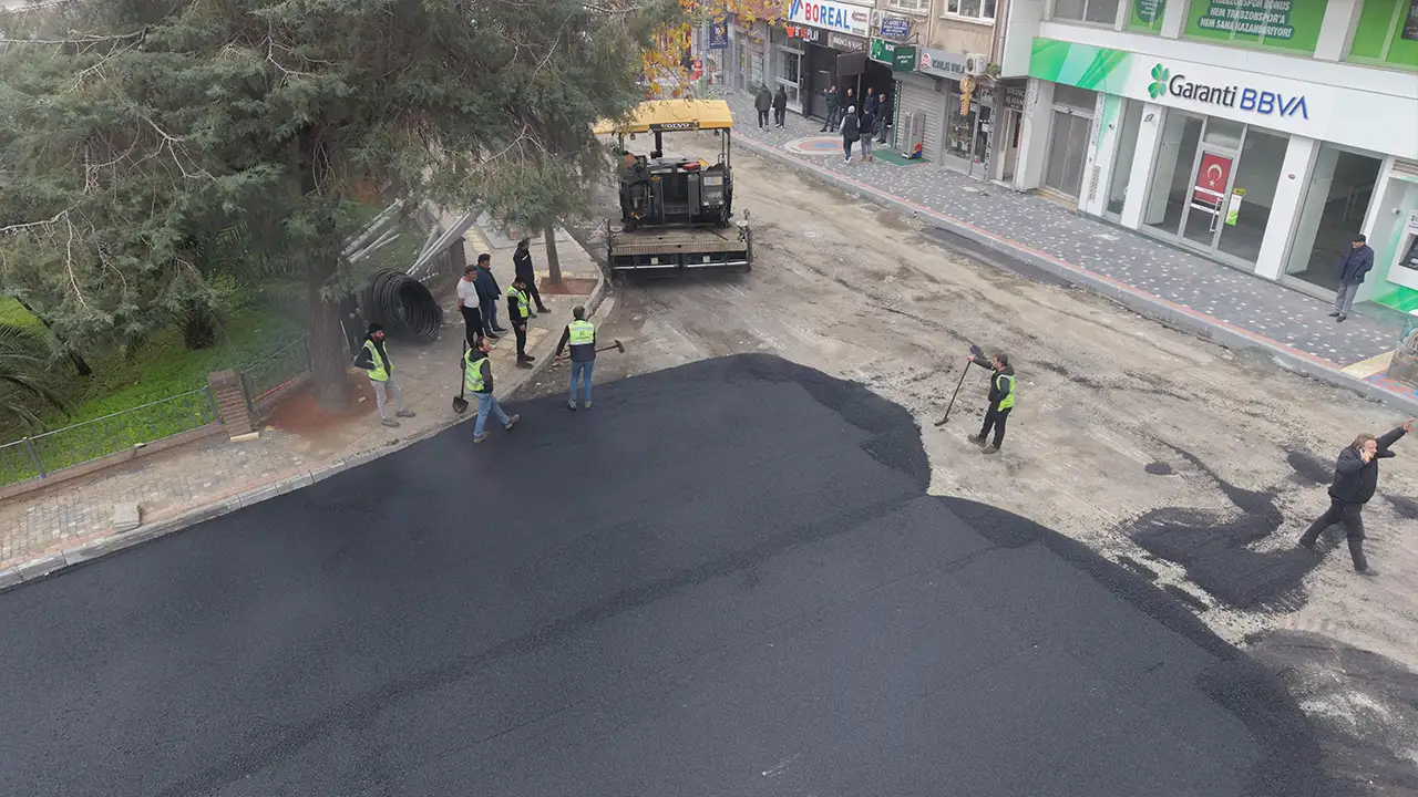 trabzonda-yollar-bastan-asagi-yenileniyor-18-ilcede-es-zamanli-calisma