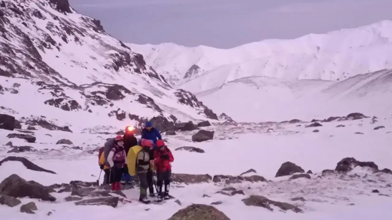 trabzonlu-dagcilar-demirkapi-tepesinde-kis-zirvesine-ulasti