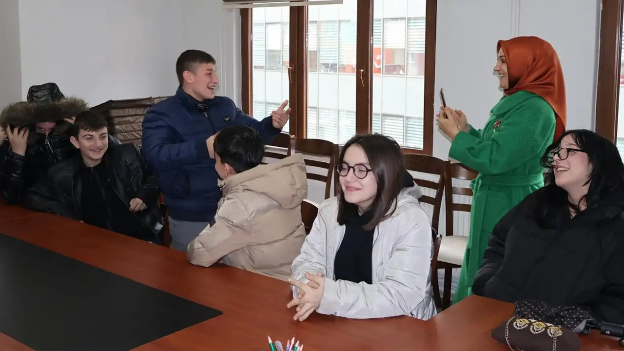 ogrenciler-sosyal-medyanin-perde-arkasini-haber61le-ogrendi