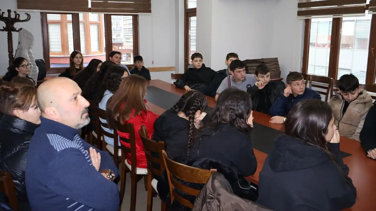 ogrenciler-sosyal-medyanin-perde-arkasini-haber61le-ogrendi