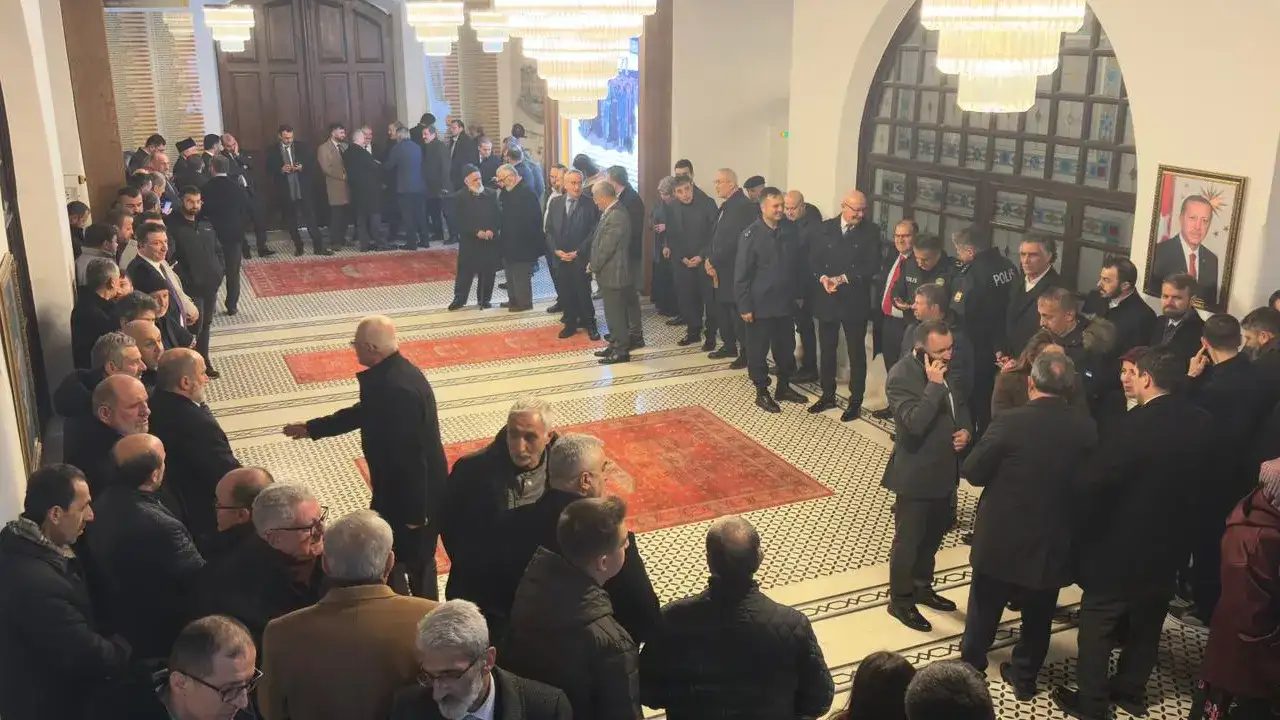 trabzon-valisi-aziz-yildirimdan-veda-gonulden-gonule-bir-kopru-kurduk