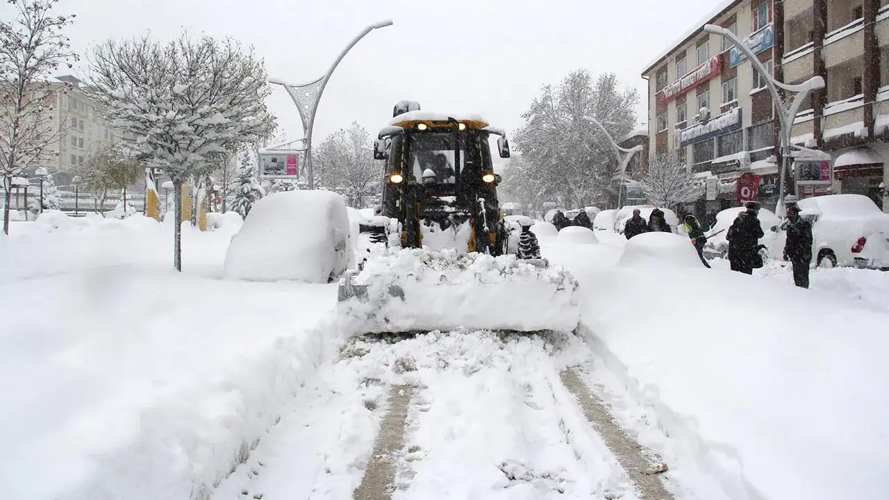 bayburtta-okullar-tatil-mi