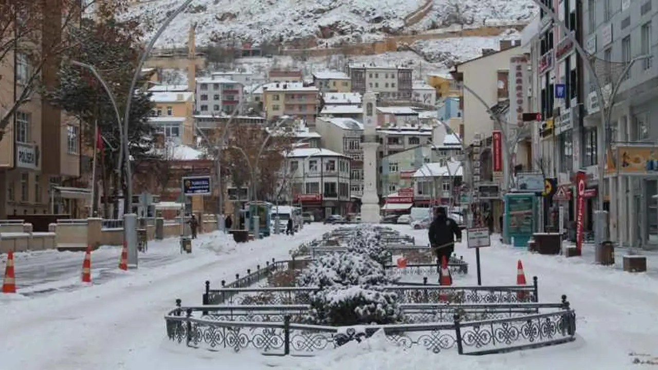 meteorolojiden-bayburt-icin-buzlanma-don-ve-cig-uyarisi