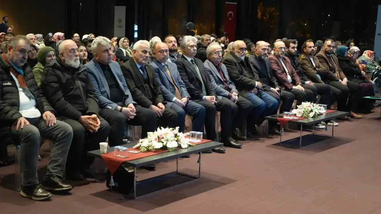 samsunda-direnisten-dirilise-kudus-gecesi-yogun-katilimla-yapildi