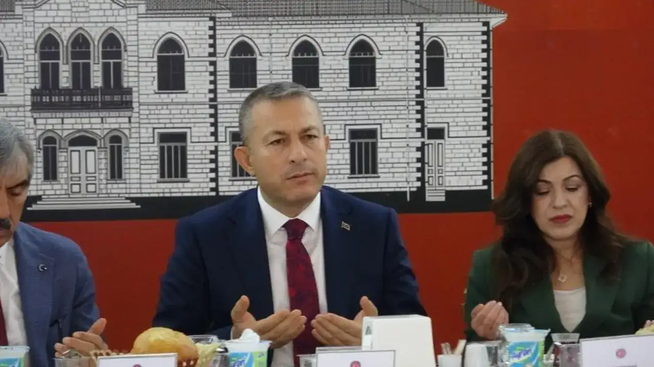 trabzona-atanan-vali-tahir-sahine-veda-edildi