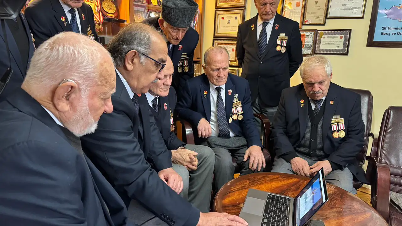 trabzondaki-kibris-gazileri-aanin-yilin-kareleri-2025-oylamasina-katildi