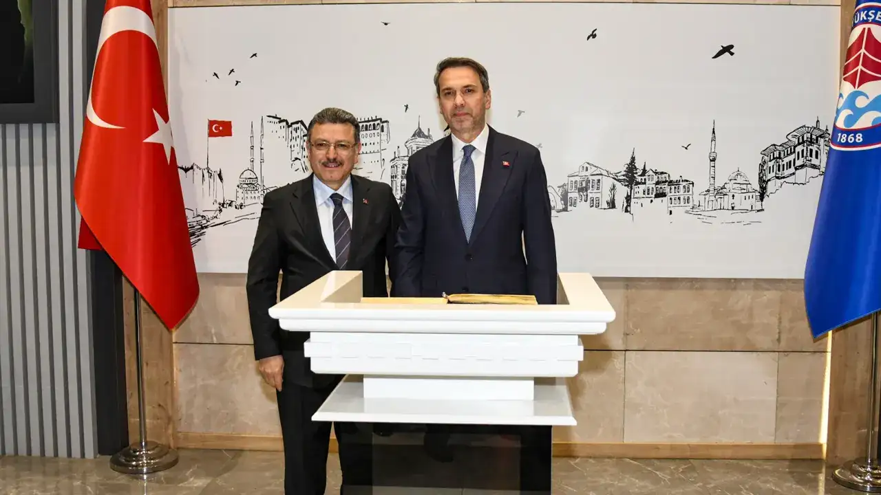 bakan-bayraktar-trabzon-buyuksehir-belediyesinde-temaslarda-bulundu