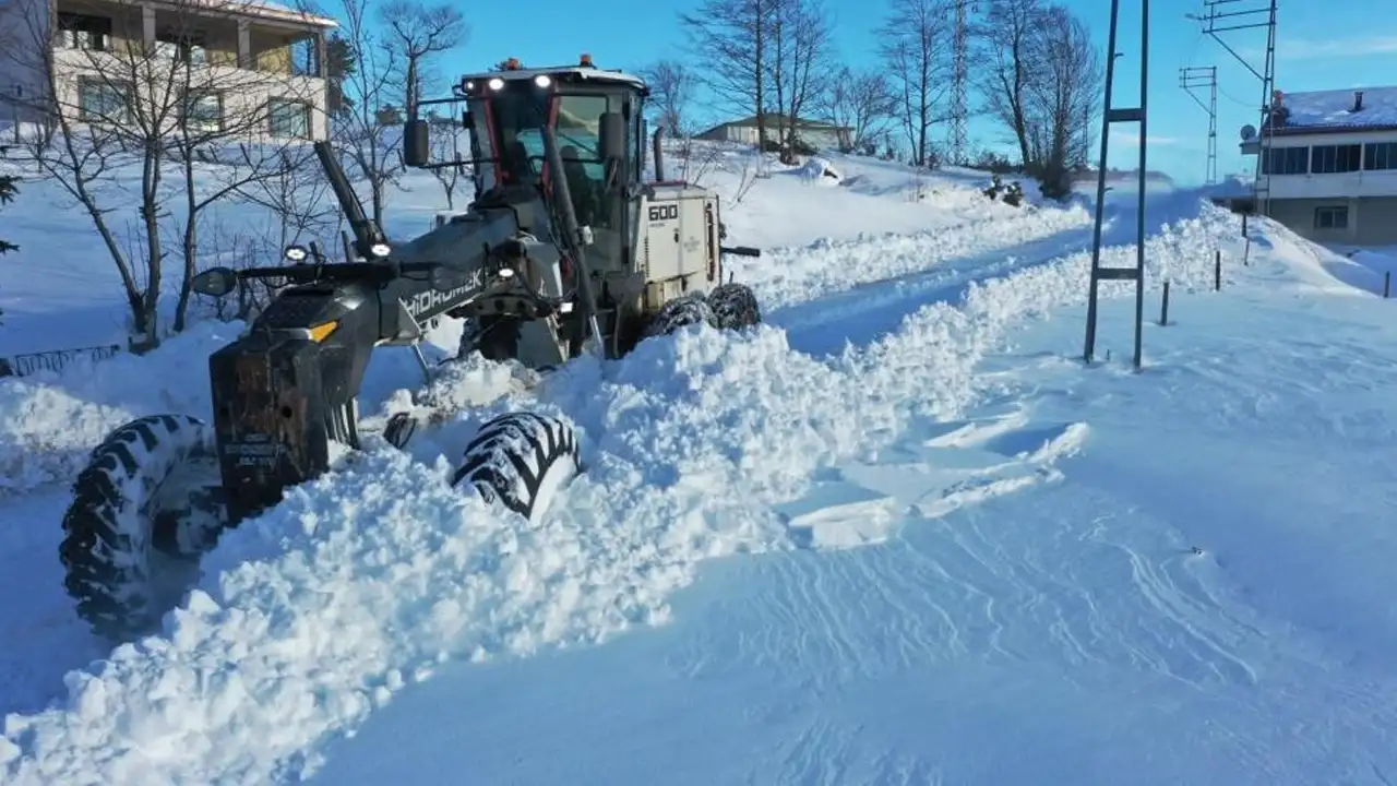 orduda-karla-mucadele-seferberligi-18-bin-kilometre-yol-ulasima-acildi