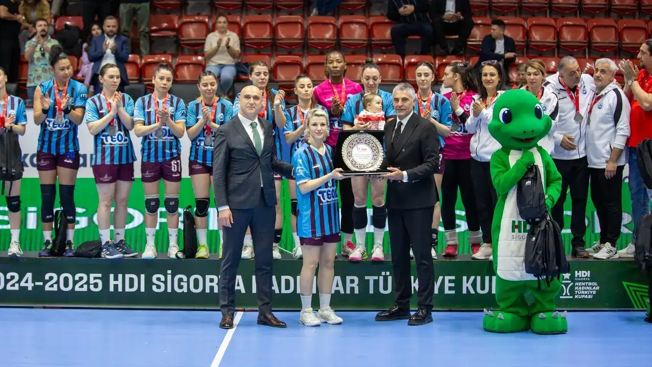 ortahisar-belediyesi-sporda-2025e-damga-vurdu-185-madalya-ile-trabzonun-gururu-oldu