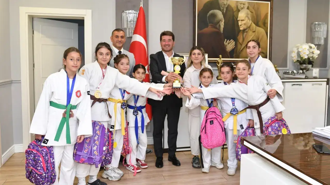 ortahisar-belediyesi-sporda-2025e-damga-vurdu-185-madalya-ile-trabzonun-gururu-oldu