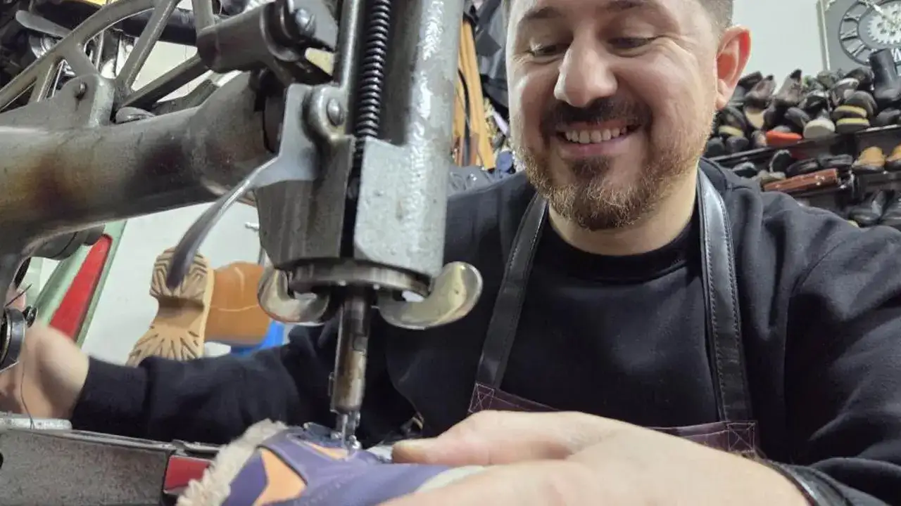 soguk-hava-ayakkabi-tamircilerinin-islerini-hareketlendirdi