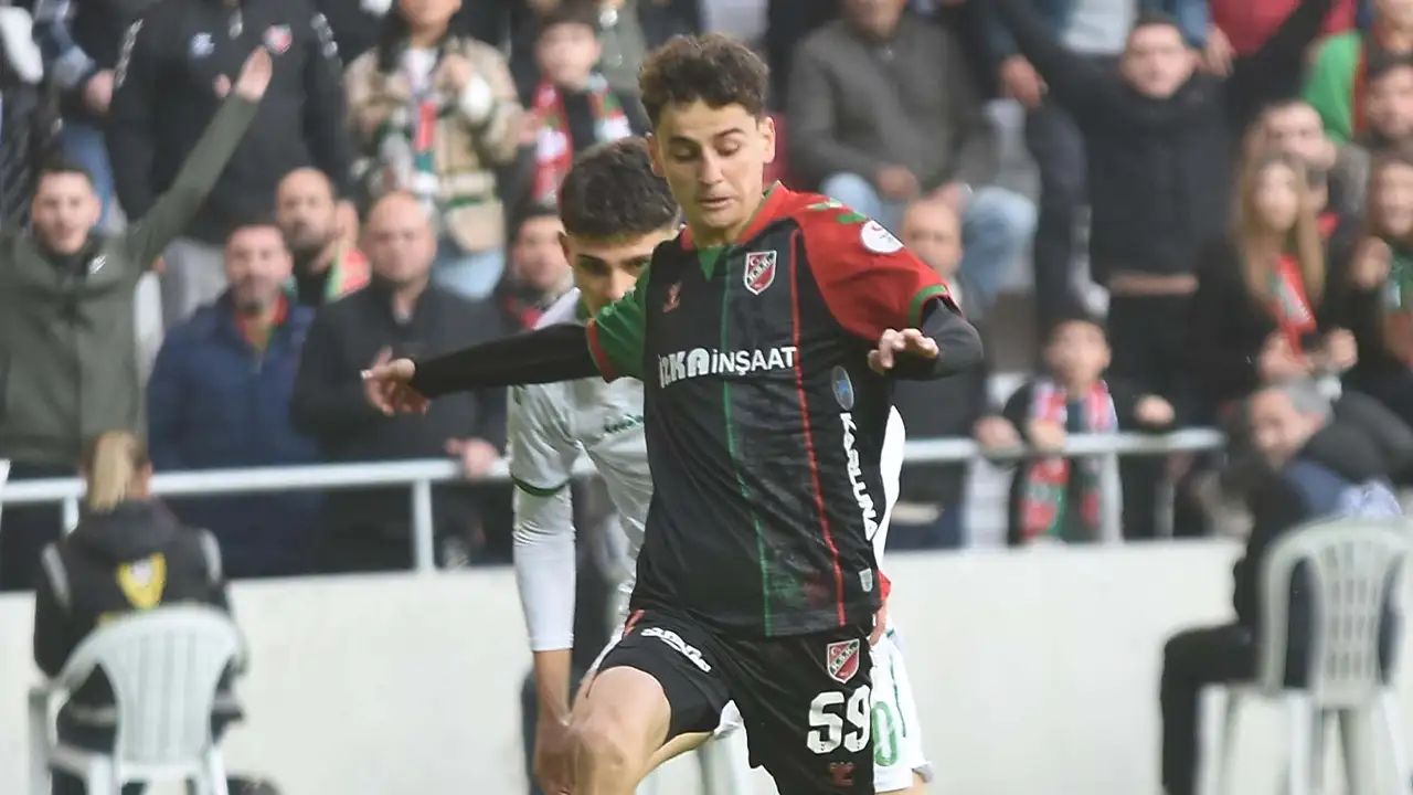 trabzonspor-ile-masaya-oturmustu-genc-yildizin-sozlesme-detaylari-netlesti