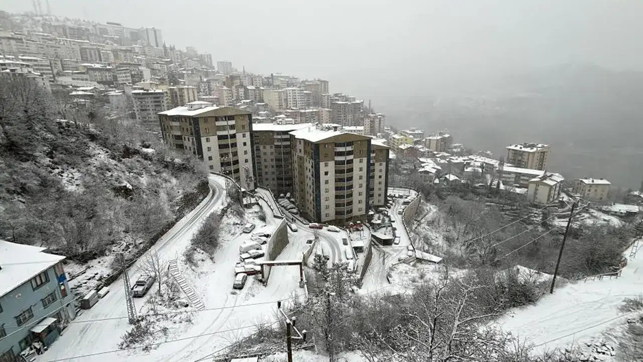 artvinde-kar-ulasimi-vurdu-6-ilcede-224-koy-yolu-kapali