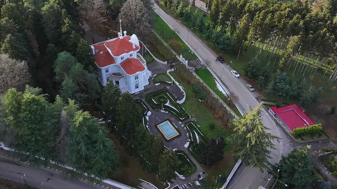 ataturk-koskune-ziyaretci-akini-374-bine-dayandi