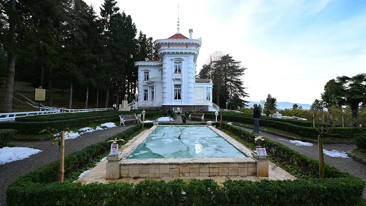 ataturk-koskune-ziyaretci-akini-374-bine-dayandi