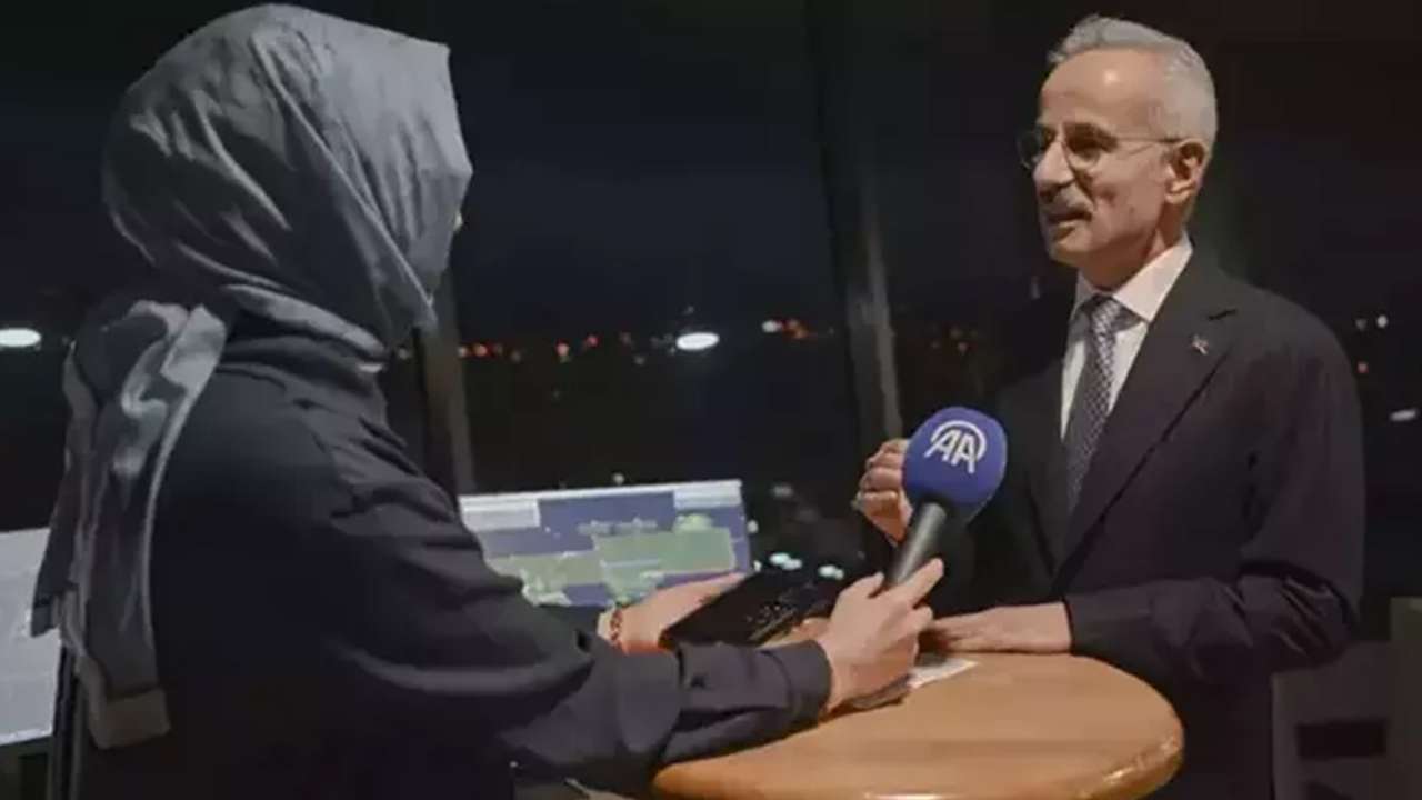 bakan-uraloglu-canli-yayinda-rahatsizlandibakan-son-durumunu-paylasti