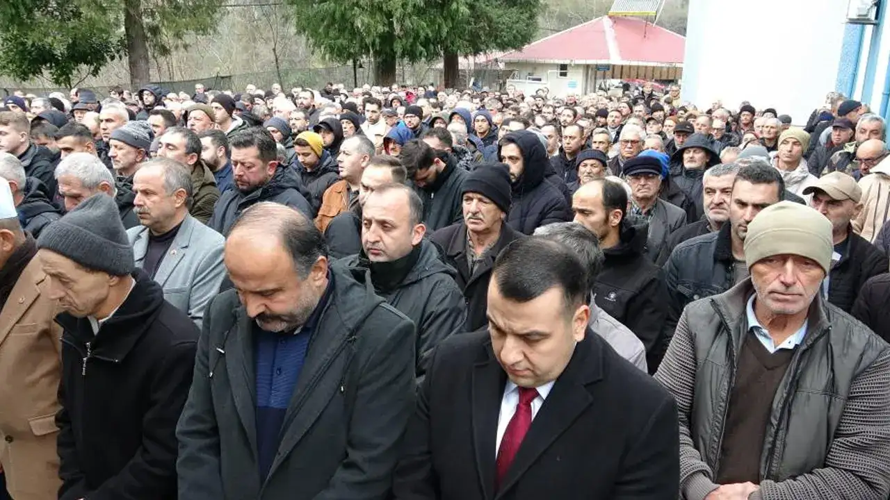 nahcivanda-hayatini-kaybeden-busra-aksu-orduda-defnedildi