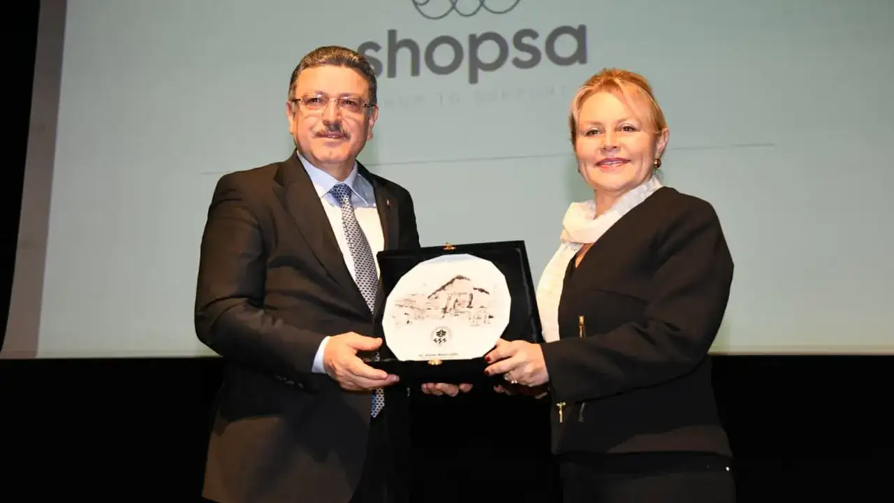 trabzonda-kadin-girisimciler-desteklendi-ureten-kadinlarimizin-her-zaman-yanindayiz