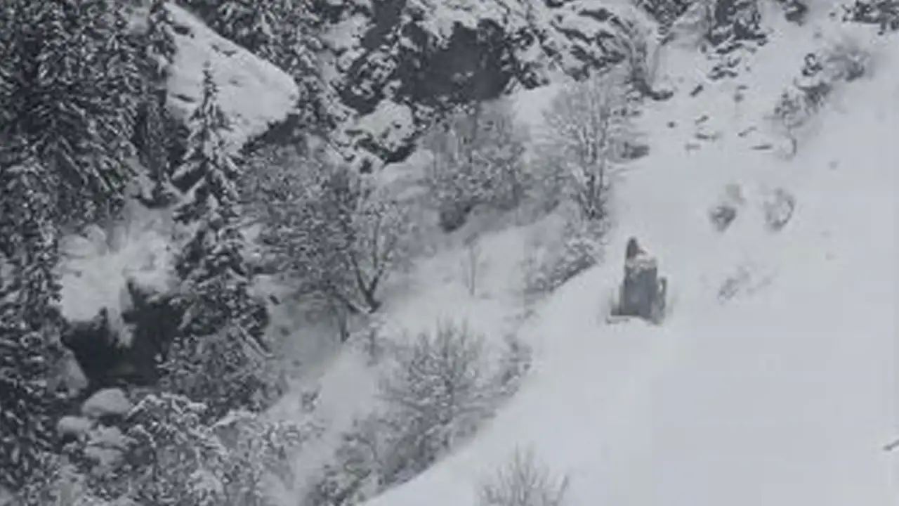 artvinde-kar-hayati-durdurdu-120-koy-yolu-ulasima-kapandi