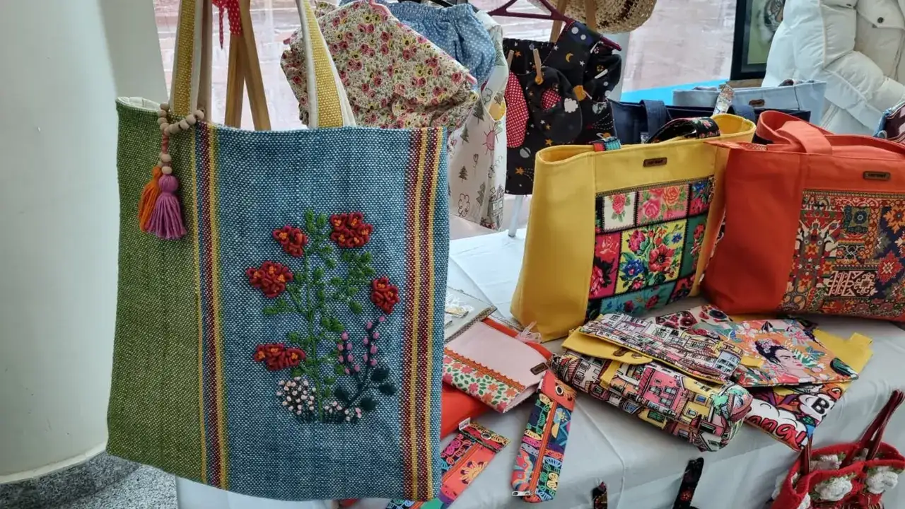 kadin-ureticilerin-el-emegi-girisimcilik-programinda-sergilendi