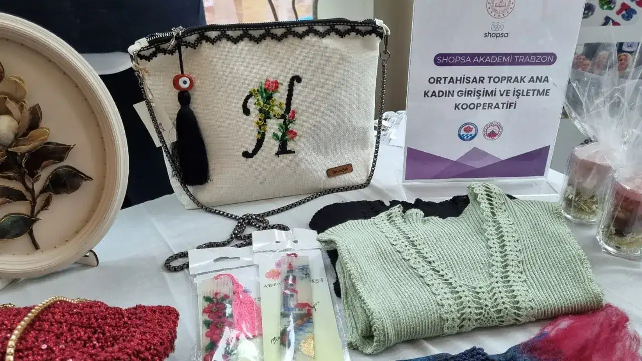 kadin-ureticilerin-el-emegi-girisimcilik-programinda-sergilendi