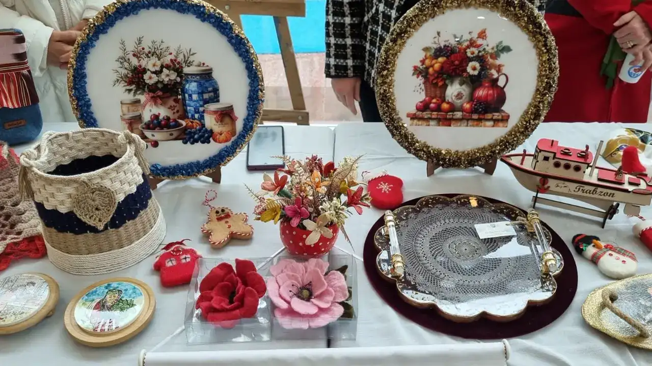 kadin-ureticilerin-el-emegi-girisimcilik-programinda-sergilendi