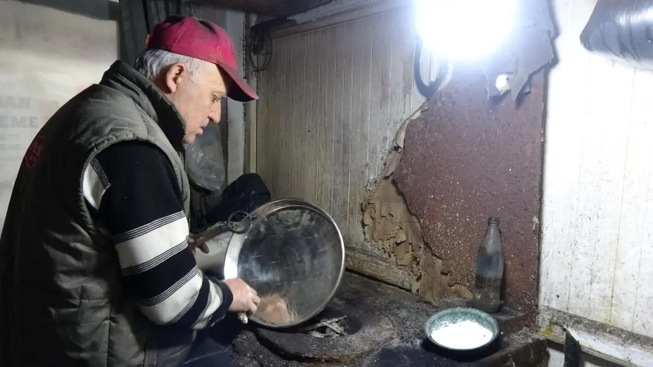 trabzonda-bir-zamanlar-vazgecilmez-ceyiz-urunuydu-tarihe-karismak-uzere