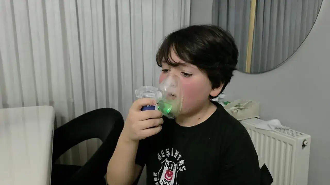 8-yildir-dinmeyen-oksuruk-12-yasindaki-hasan-emrenin-hayatini-karartti