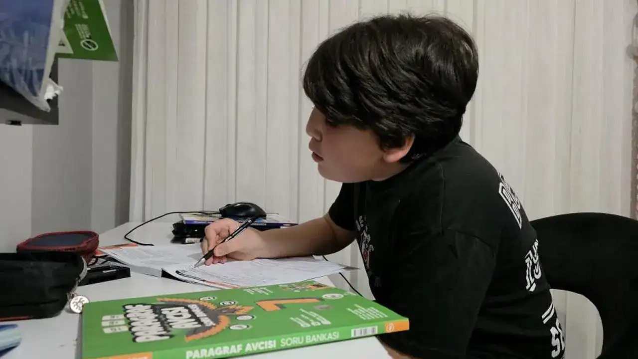 8-yildir-dinmeyen-oksuruk-12-yasindaki-hasan-emrenin-hayatini-karartti