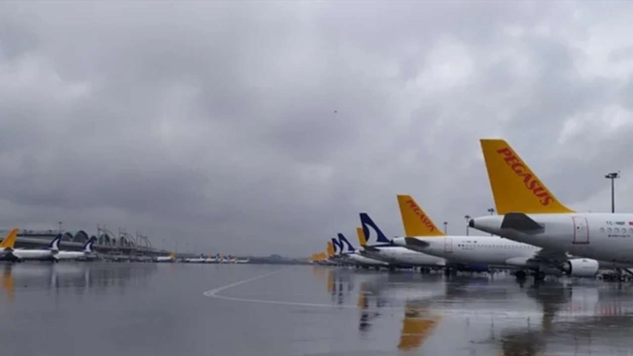 ajet-ve-pegasustan-110-sefer-iptal-trabzon-ucuslari-da-listede-yer-aldi