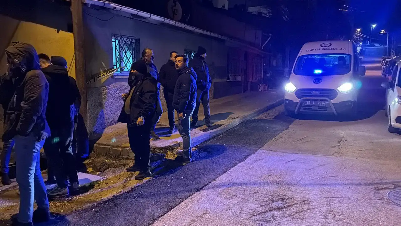 eskisehirde-arkadas-kavgasi-kanli-bitti-1-olu