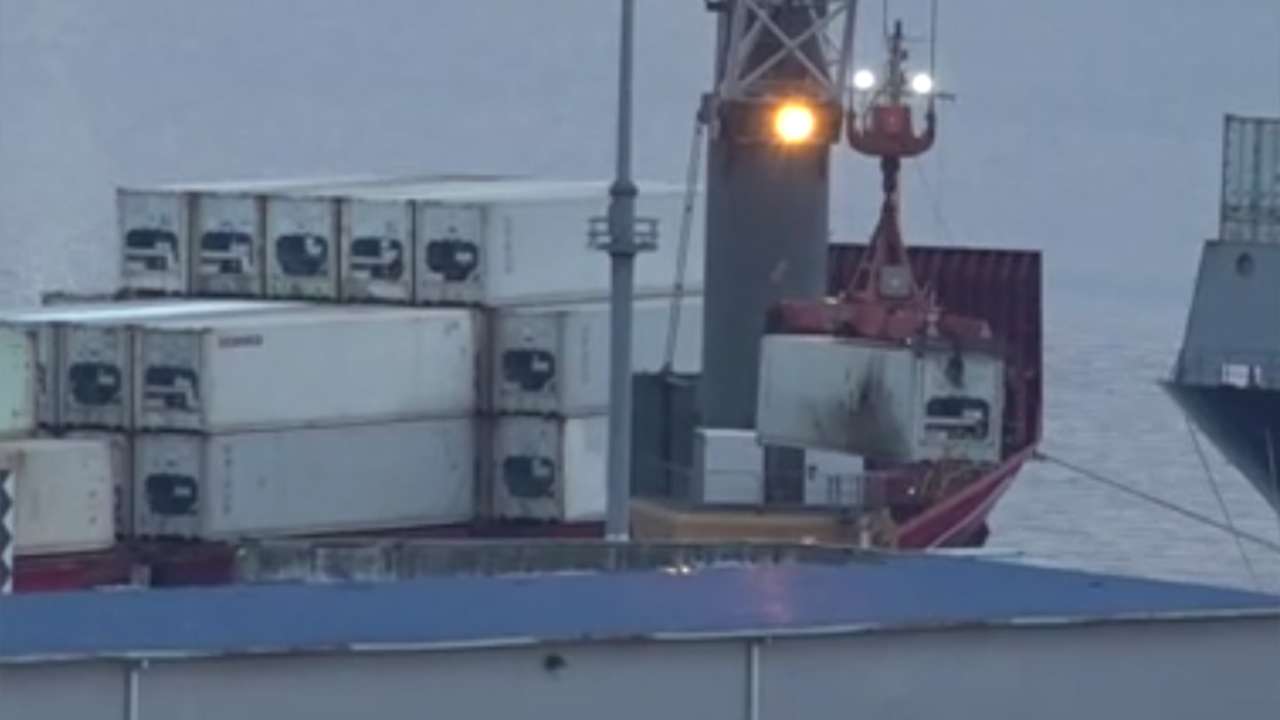 rusya-aciklarinda-saldiriya-ugramisti-dev-konteyner-gemisi-samsuna-demirledi