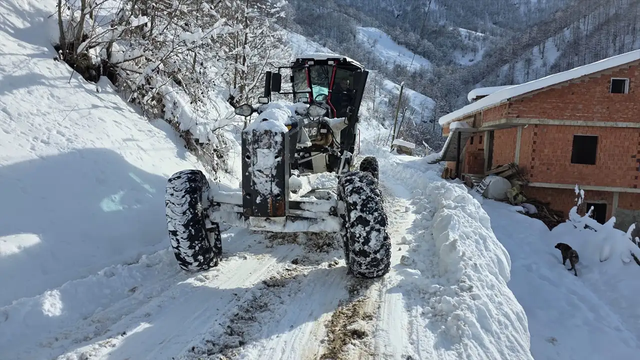 trabzonda-ekipler-kis-nobetinde-716-mahallede-son-durum-ne