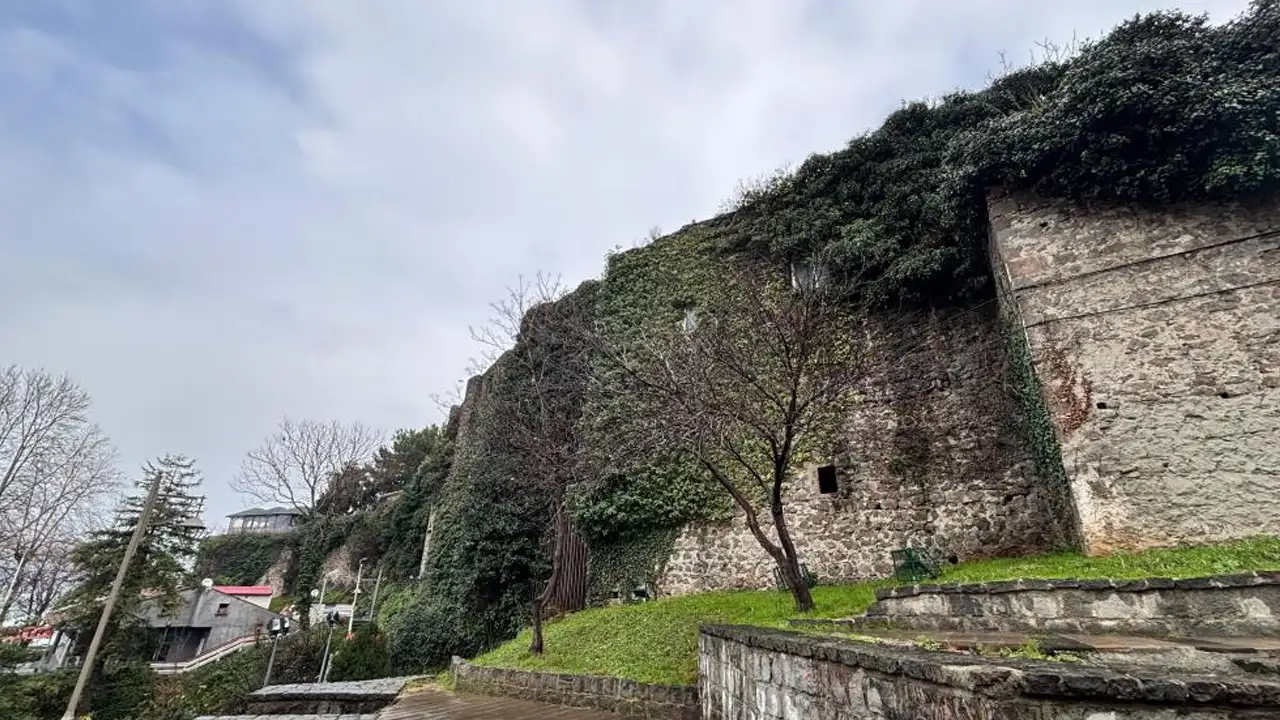 trabzonun-kalbindeki-sir-alan-guzelhisar-kalesi-neden-yillardir-kapali