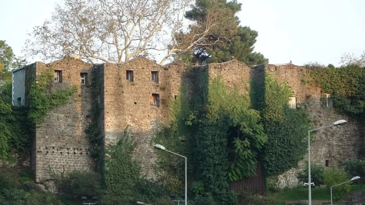 trabzonun-kalbindeki-sir-alan-guzelhisar-kalesi-neden-yillardir-kapali