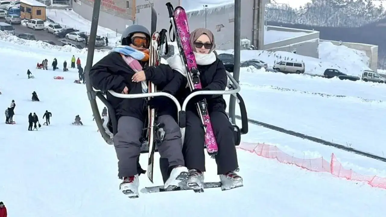 akdag-kayak-merkezi-hafta-sonu-ziyaretci-akinina-ugradi