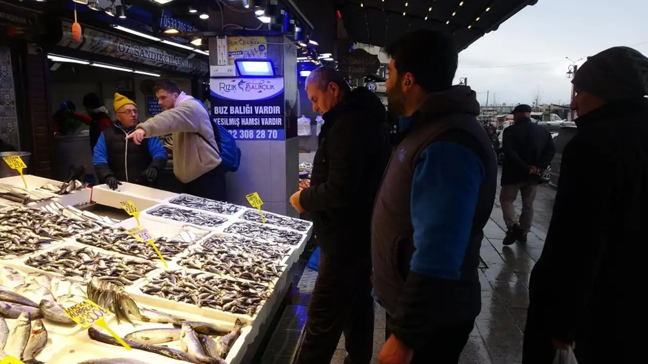 karadenizde-sezon-degisti-trabzonda-istavrit-zamani