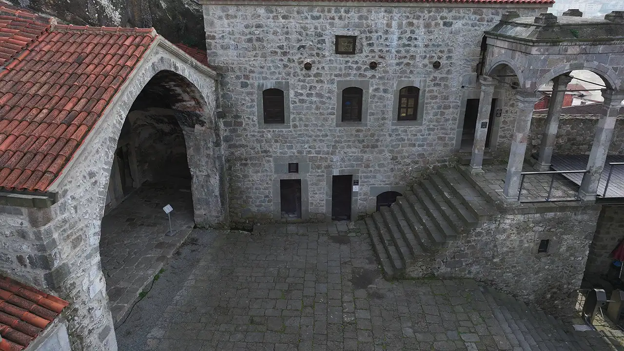 trabzonda-turizmin-yeni-parlayan-yildizi-kizlar-manastiri