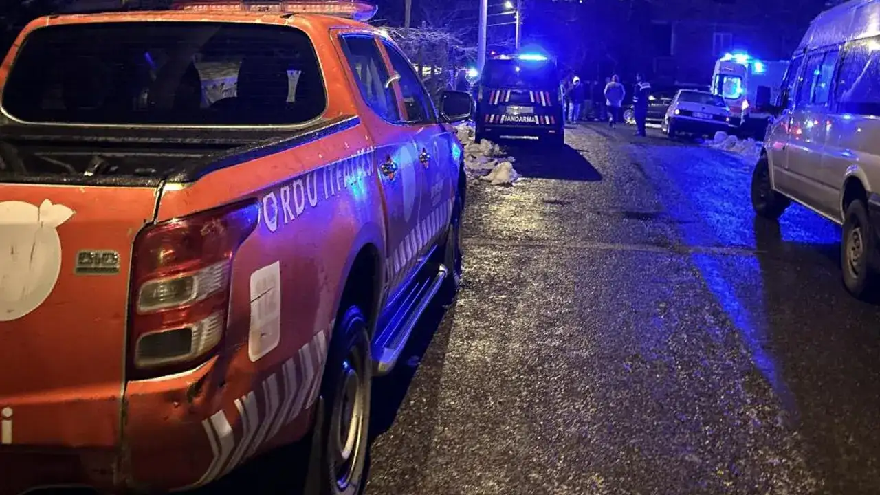 unyede-sobadan-cikan-yanginda-ev-kule-dondu